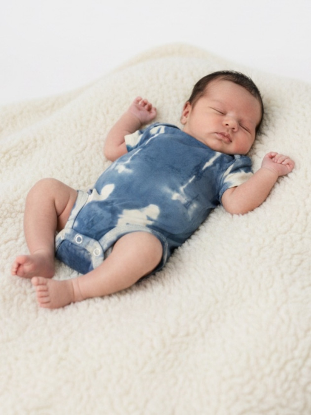 NWOT Handmade Tie-Dye Blue Short-Sleeve Baby One-Piece Bodysuit Onesie